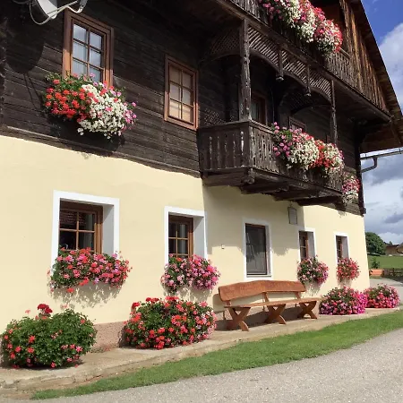 Kniebergerhof Gospodarstwo agroturystyczne *