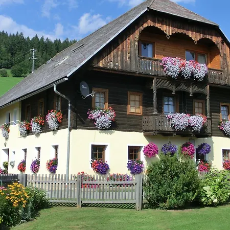 Kniebergerhof Gospodarstwo agroturystyczne *